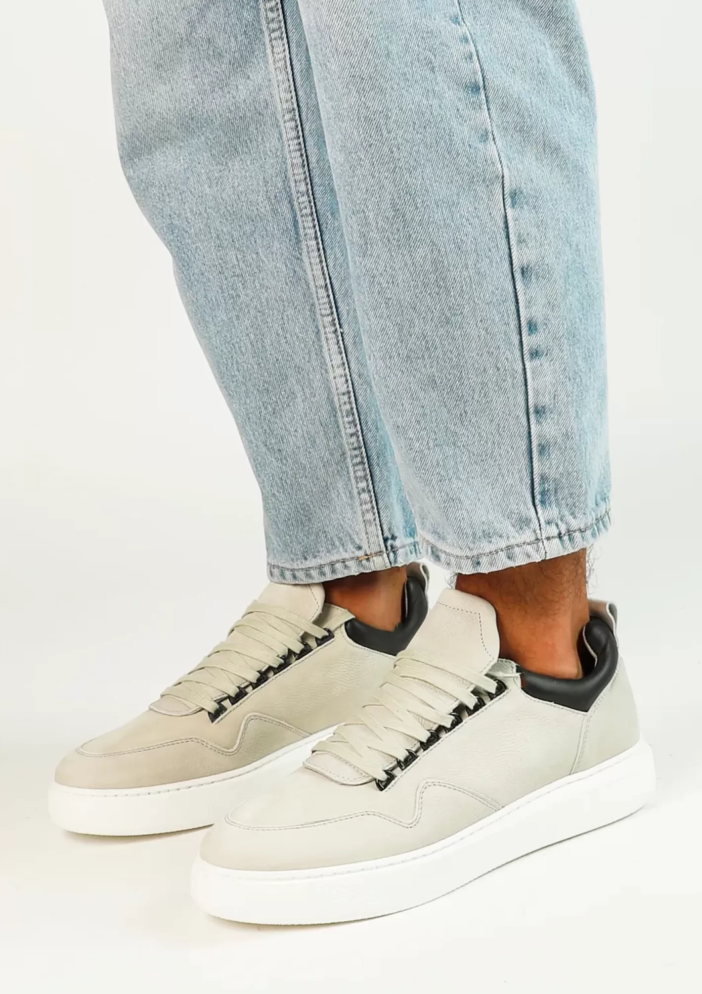 Baskets En Nubuck - Gris<Sacha Shop