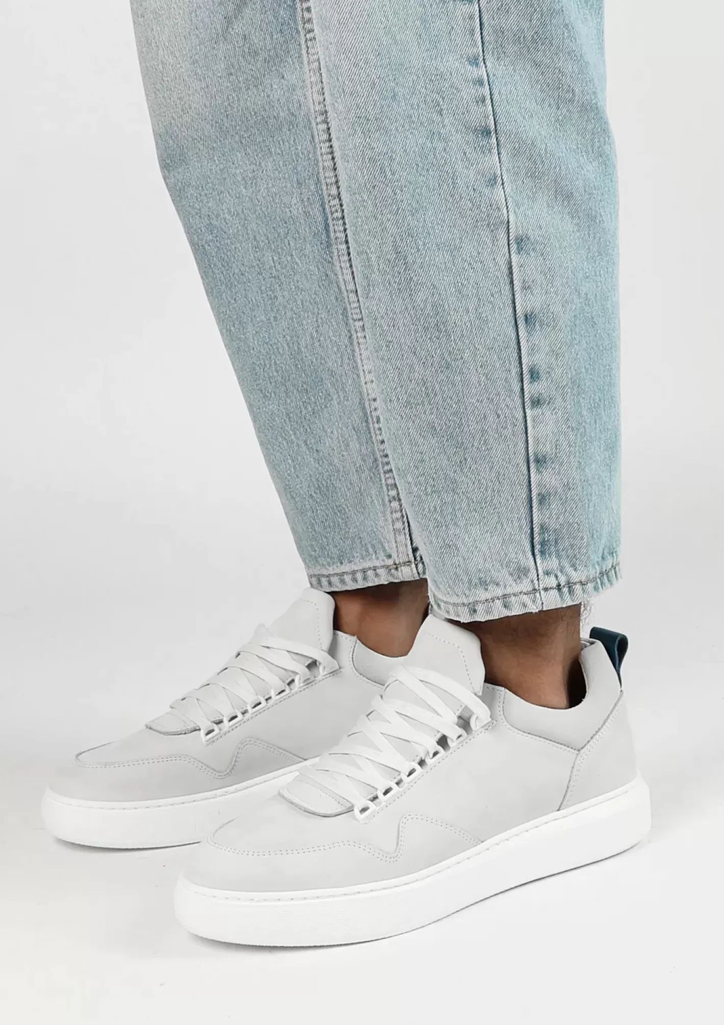 Baskets En Nubuck Avec Detail - Blanc<Sacha Cheap