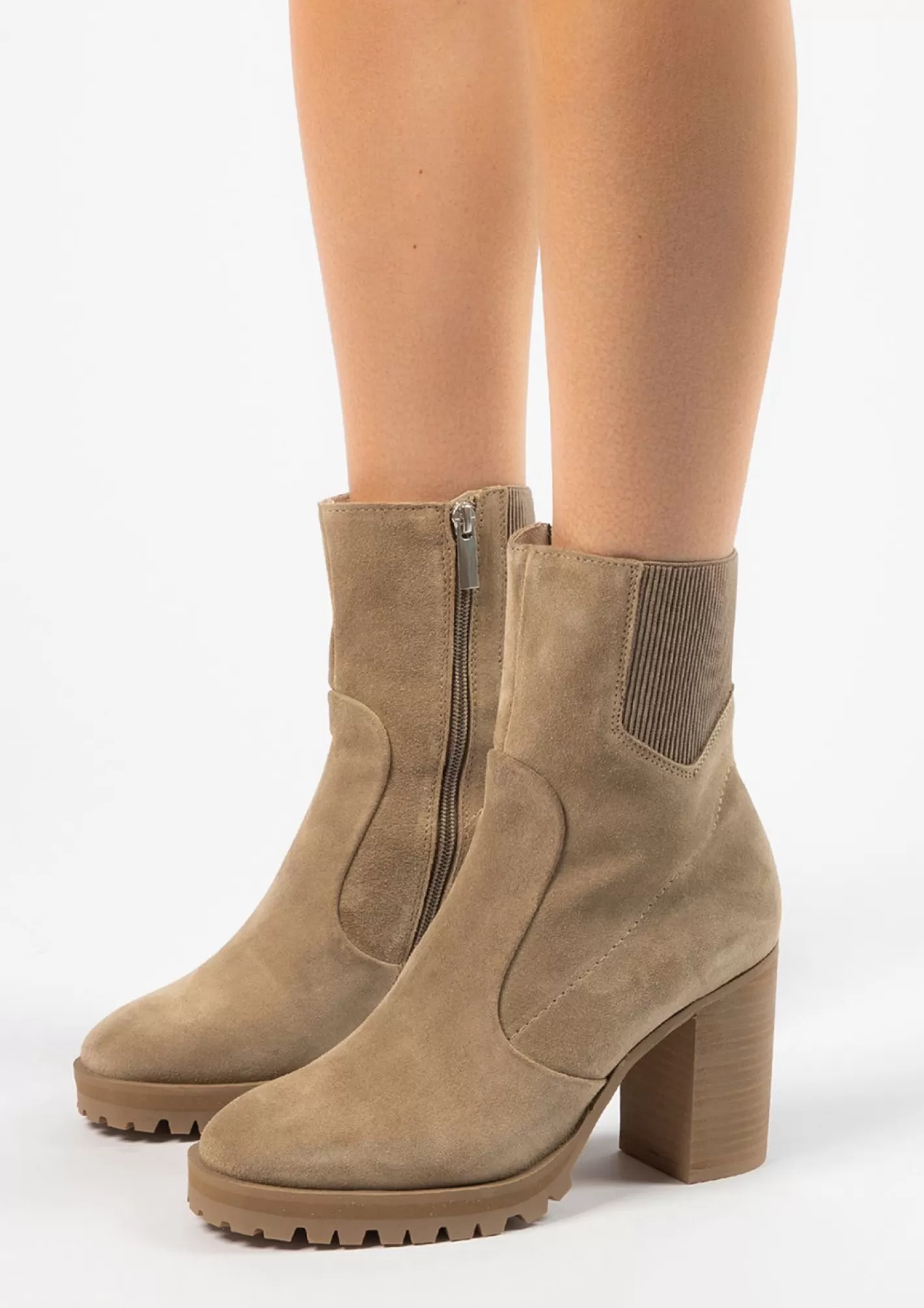 Bottines En Daim Avec Talon Cubain - Beige<Sacha Best