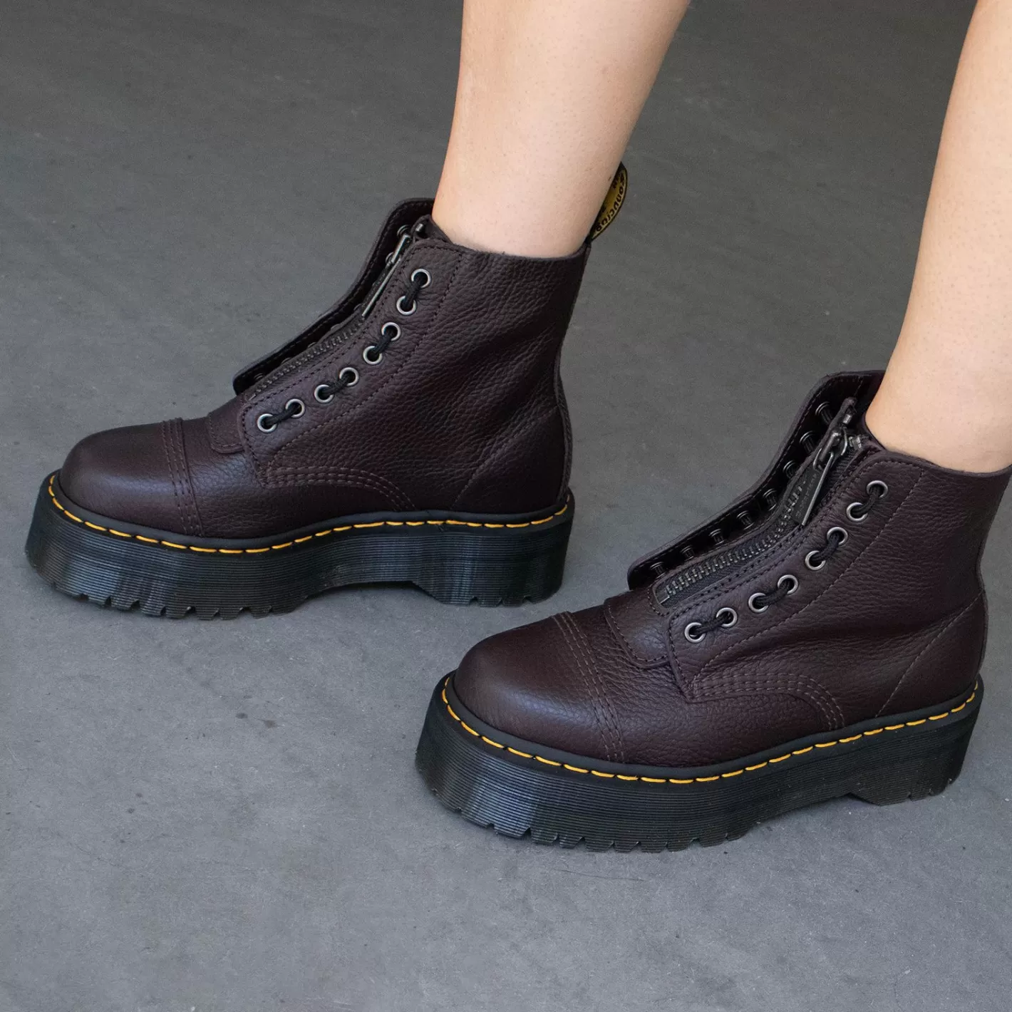 Dr. Martens Sinclair Milled Nappa Burgundy<Sacha Best